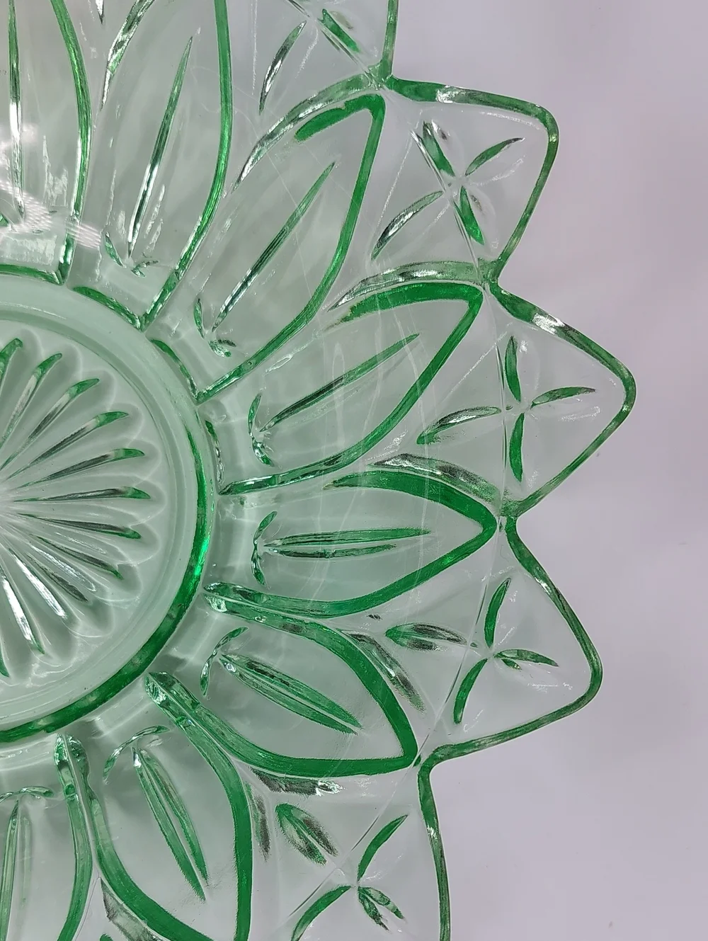 Federal Glass PETAL Green Large Round Salad or Vegetable Bowl